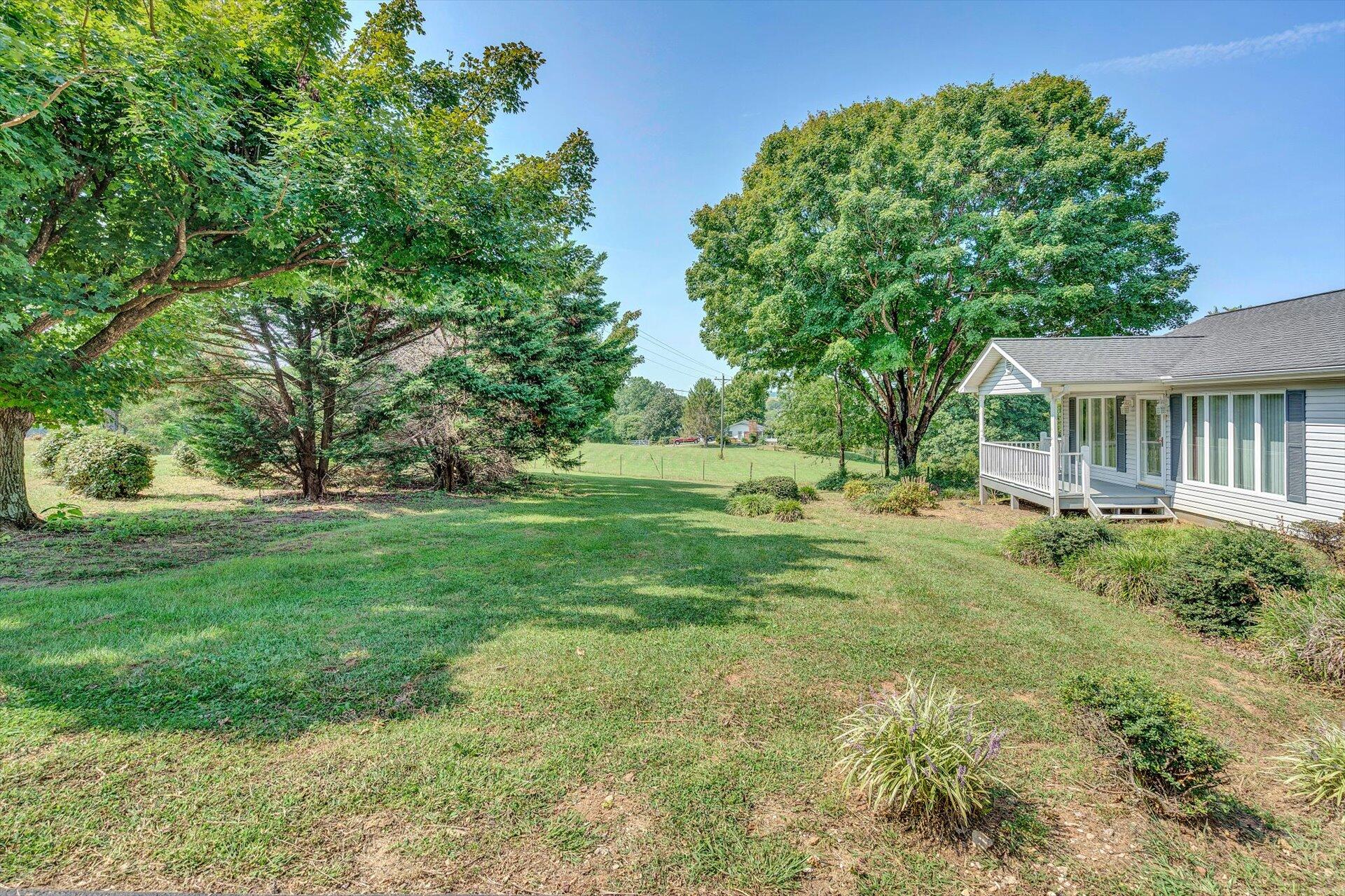 6114 White House Road Moneta, VA 24121 - Photo 30 of 35 30-091420210088