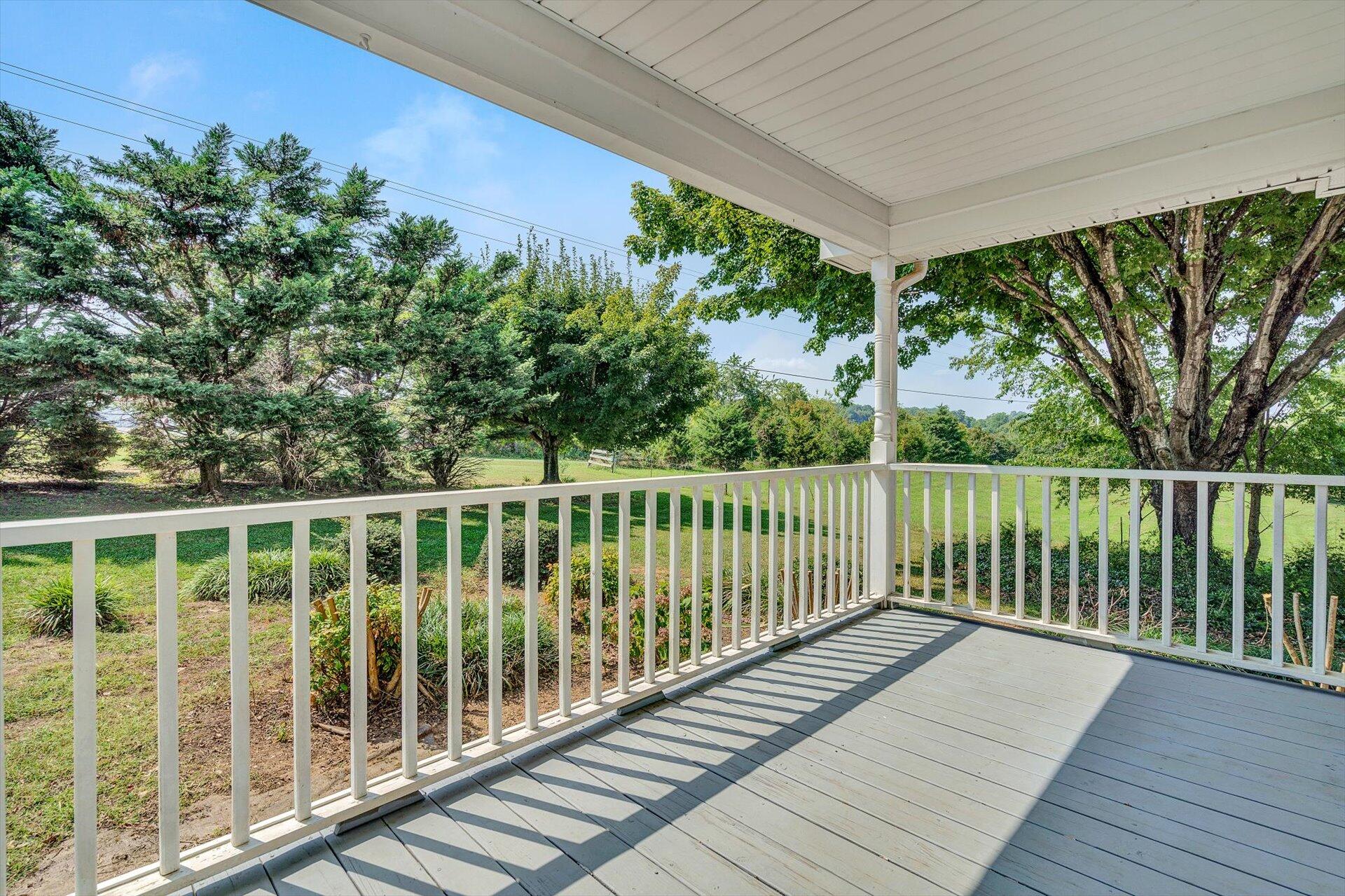 6114 White House Road Moneta, VA 24121 - Photo 4 of 35 04-091420210065