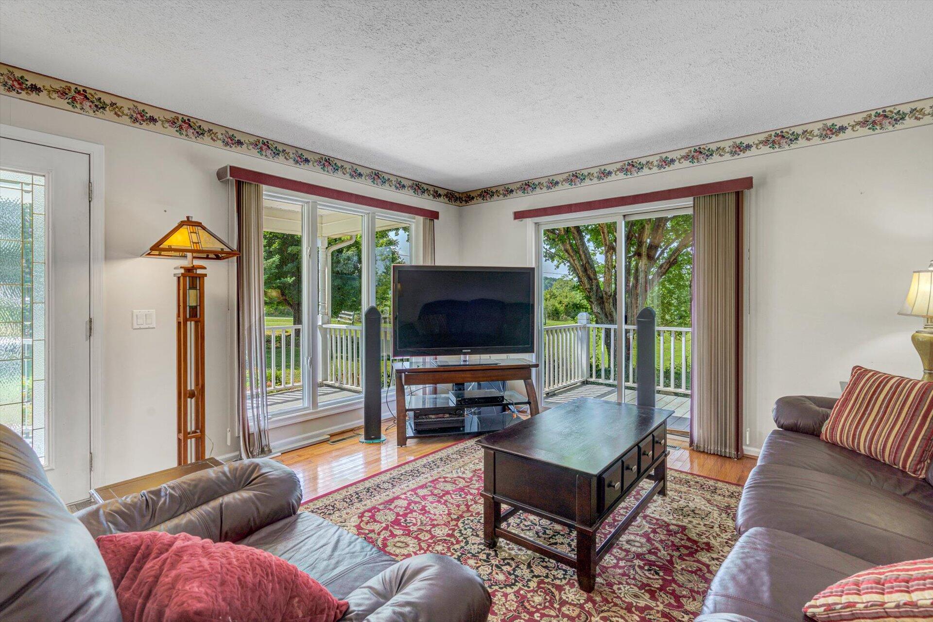 6114 White House Road Moneta, VA 24121 - Photo 6 of 35 06-091420210062