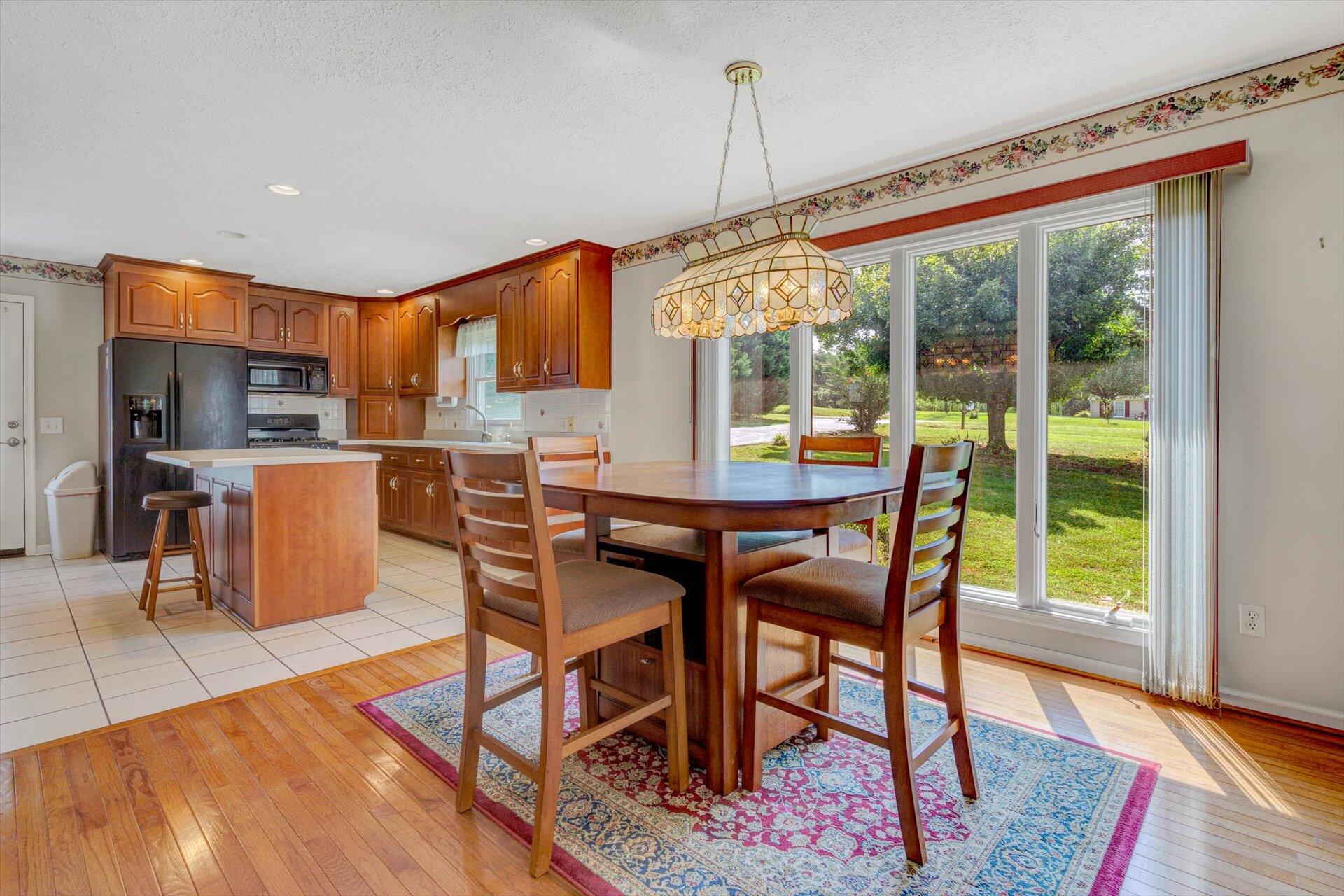 6114 White House Road Moneta, VA 24121 - Photo 8 of 35 08-091420210066