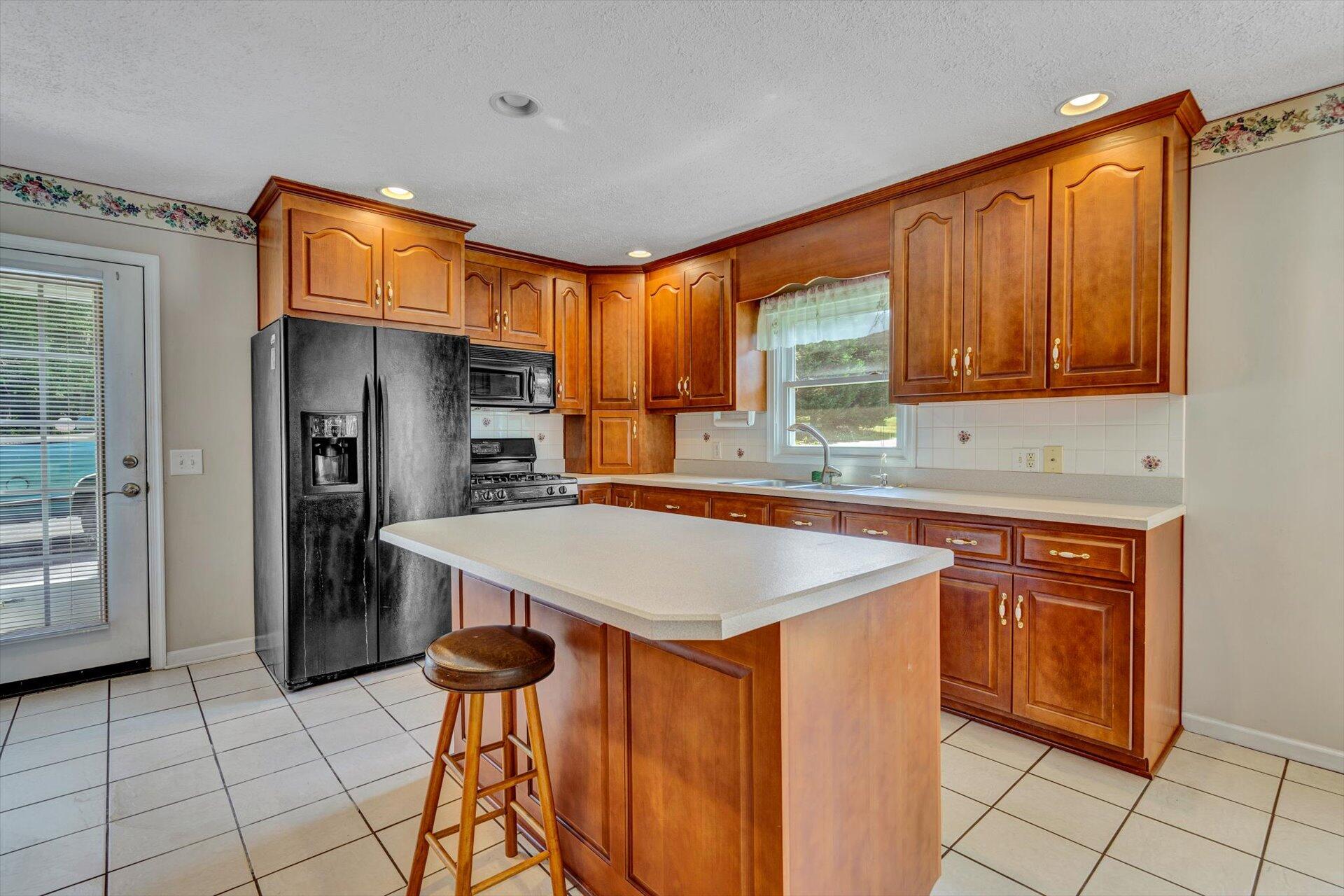 6114 White House Road Moneta, VA 24121 - Photo 9 of 35 09-091420210068