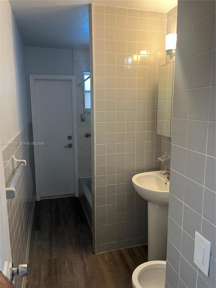 3310 Southwest 94th Place Miami, FL 33165 - Photo 2 of 7