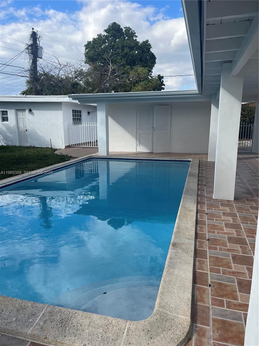 3310 Southwest 94th Place Miami, FL 33165 - Photo 3 of 7