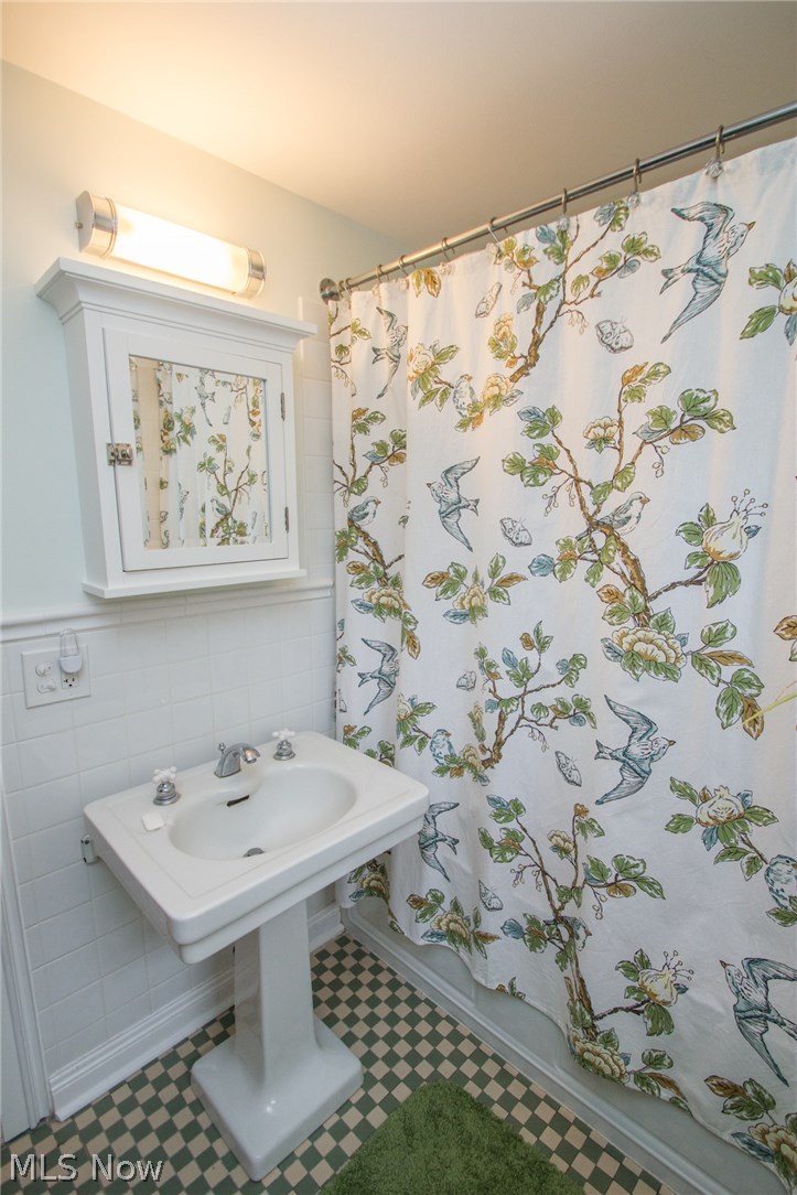 1082 Allston Road Cleveland Heights, OH 44121 - Photo 19 of 35