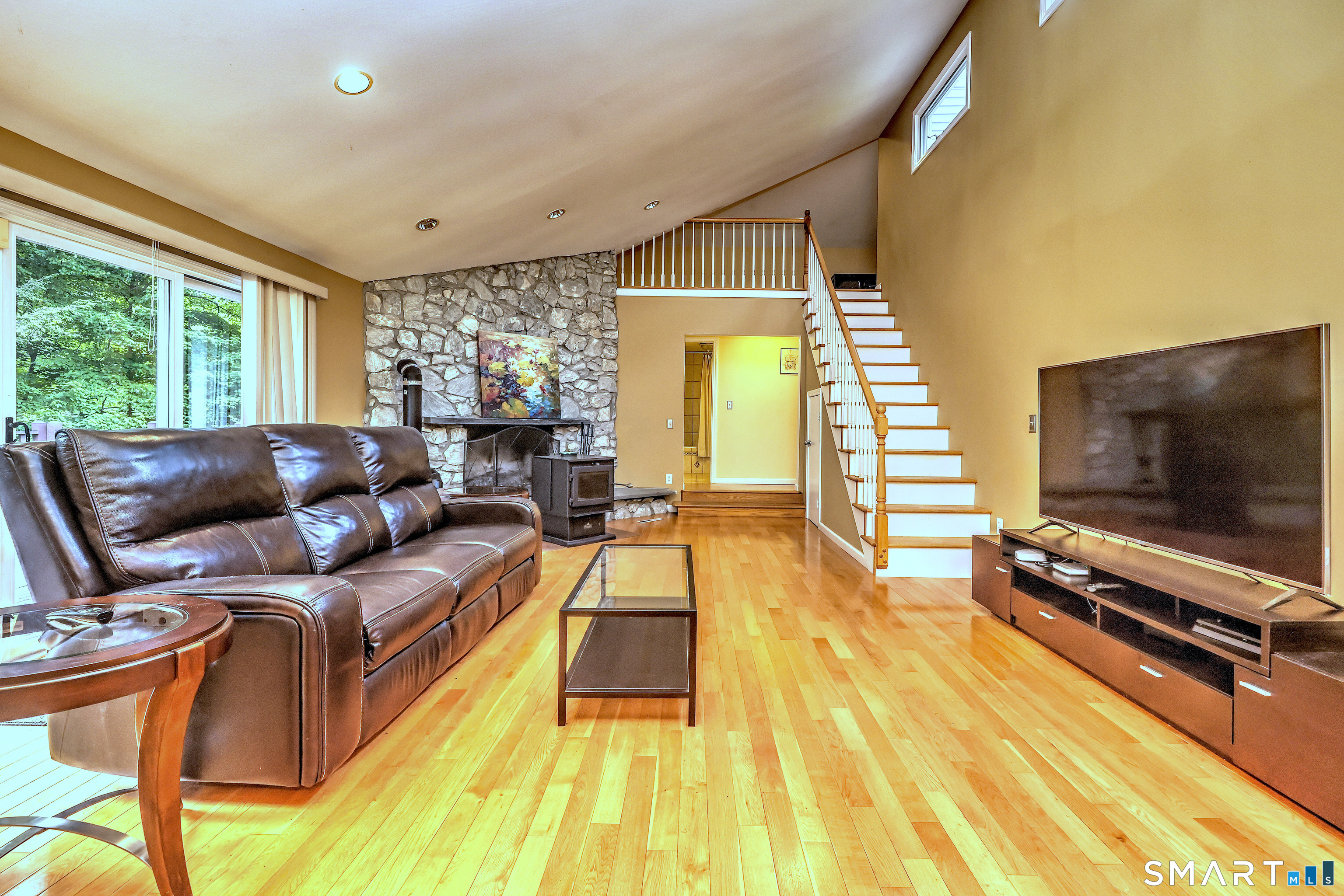 36 Old Barnabas Road Woodbridge, CT 06525 - Photo 7 of 27
