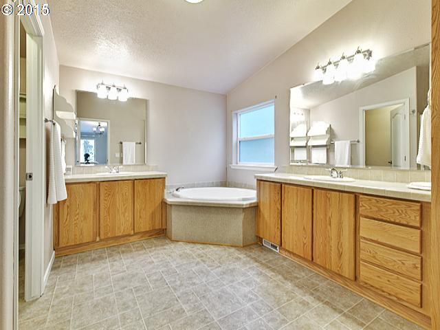 570 Southwest Stepien Road Gaston, OR 97119 - Photo 12 of 16 Gallery Image 12