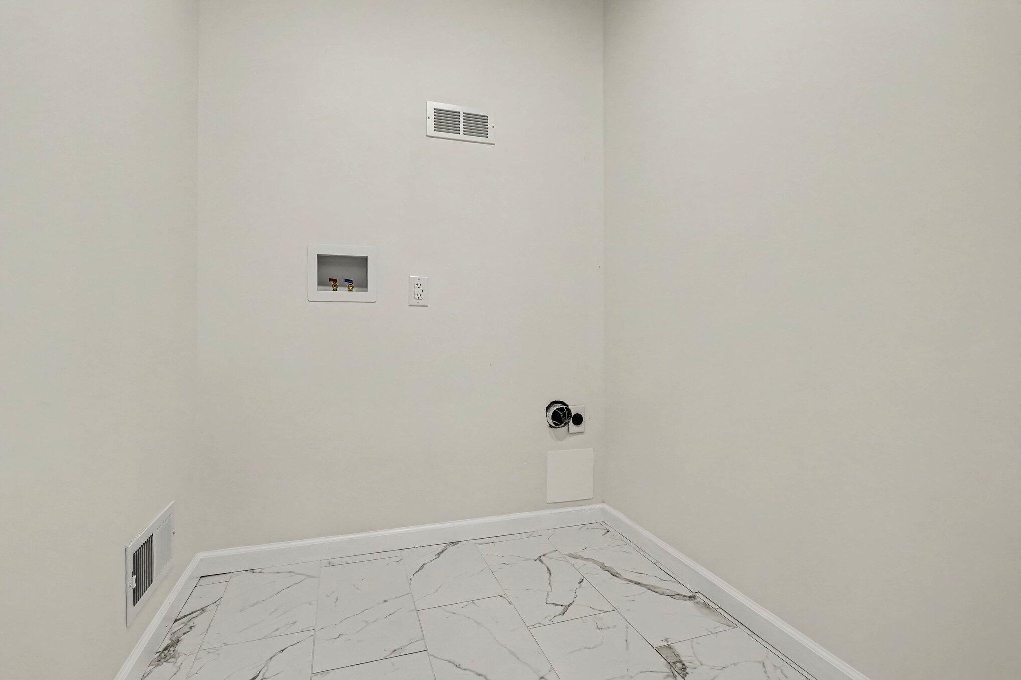 2415 Burton Road Niles, MI 49120 - Photo 22 of 36 030_file_1071