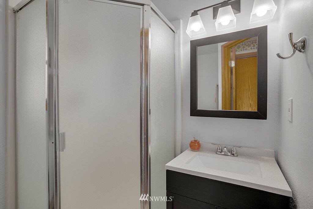 10605 Southeast 199th Street Renton, WA 98055 - Photo 11 of 24 Gallery Image 11