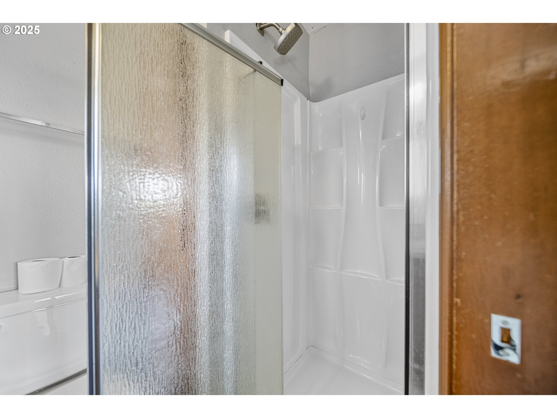 712 Southwest 4th Street Gresham, OR 97080 - Photo 30 of 47 a bathroom with a shower