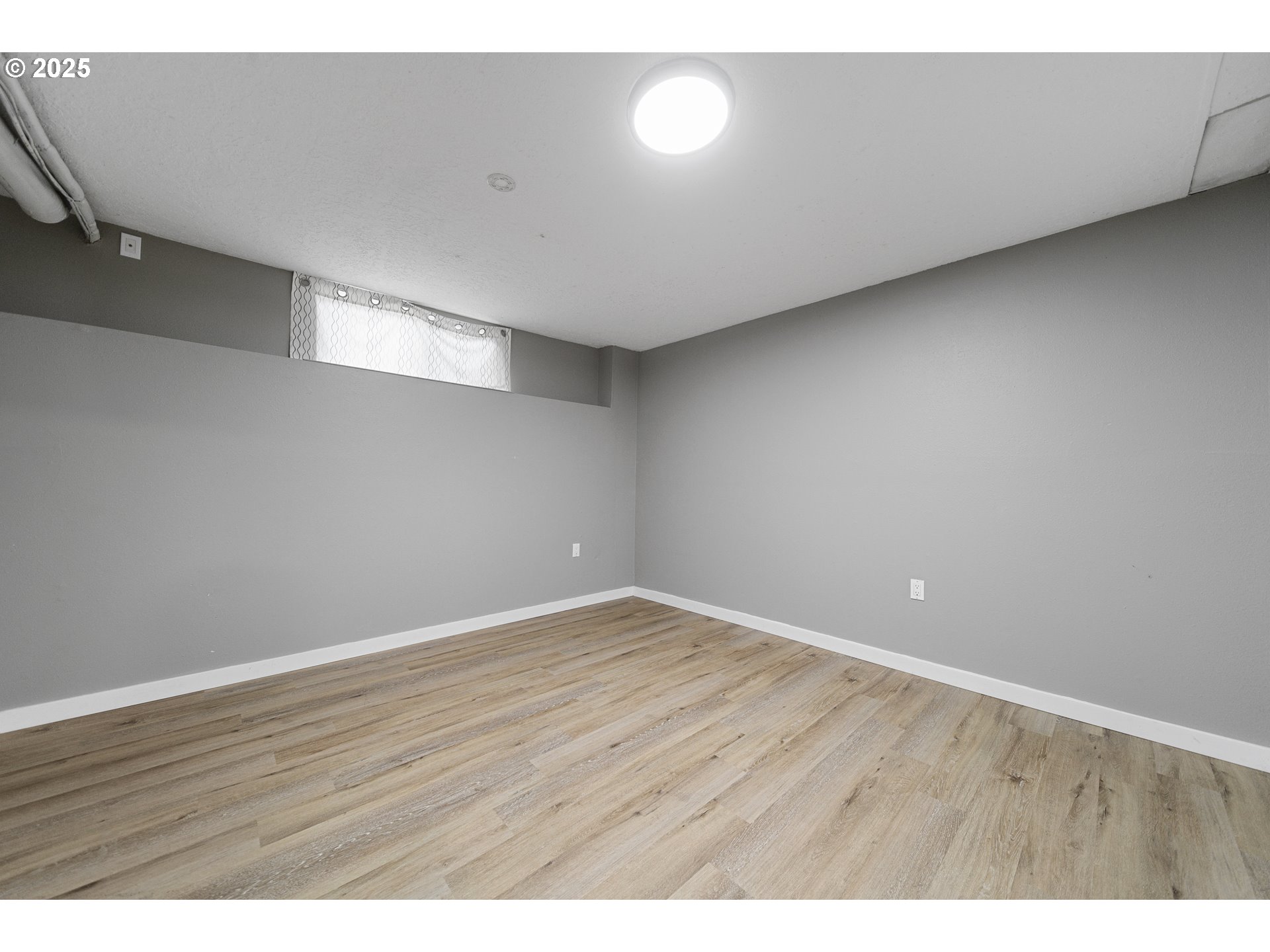 712 Southwest 4th Street Gresham, OR 97080 - Photo 31 of 47 a view of an empty room