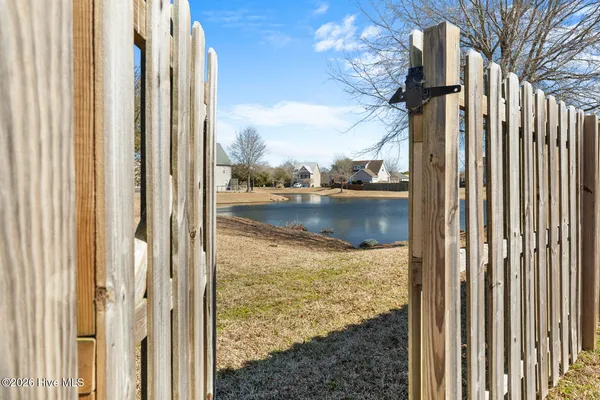 $2,200 | 428 Bald Cypress Lane, Sneads Ferry, NC 28460