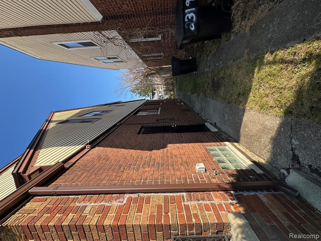 2319 Kendall Street Detroit, MI 48238 - Photo 2 of 10
