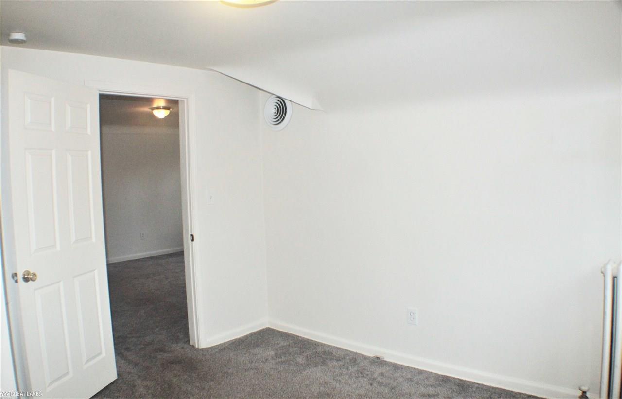 1445 Nottingham Road Grosse Pointe Park, MI 48230 - Photo 19 of 60