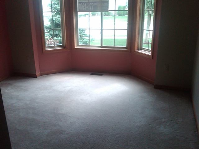 30113 Raintree Circle New Baltimore, MI 48047 - Photo 6 of 10 31024130-5.JPG