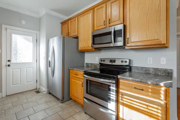 $1,975 | 619 North Holly Street, Chattanooga, TN 37404
