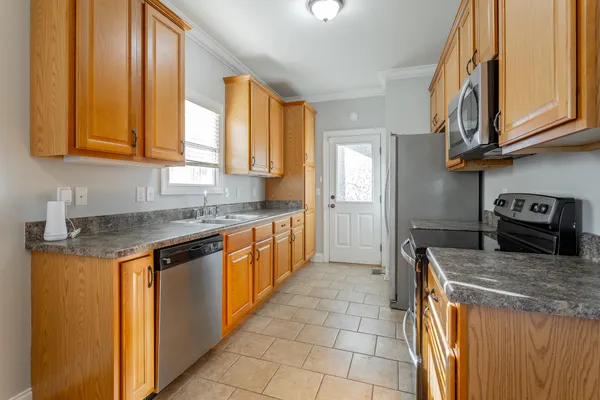 $1,975 | 619 North Holly Street, Chattanooga, TN 37404