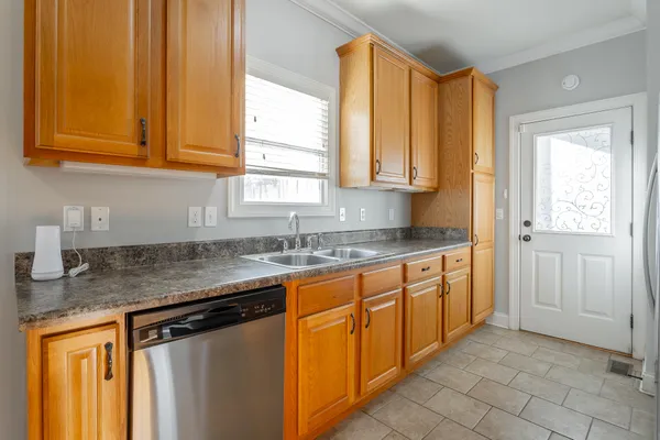 $1,975 | 619 North Holly Street, Chattanooga, TN 37404