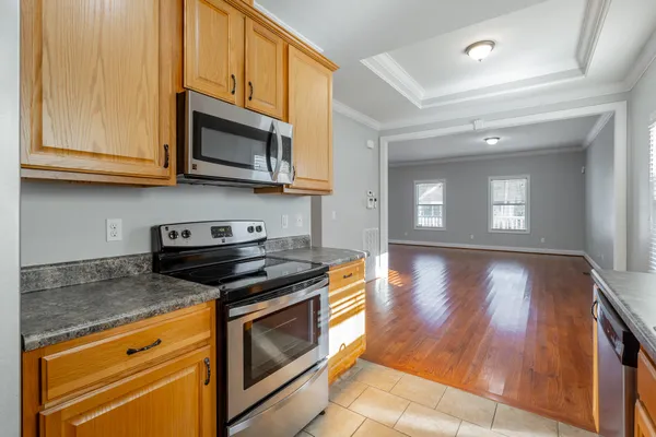 $1,975 | 619 North Holly Street, Chattanooga, TN 37404