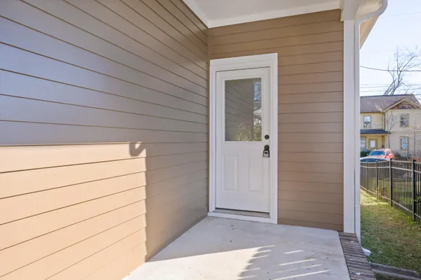 $1,975 | 619 North Holly Street, Chattanooga, TN 37404