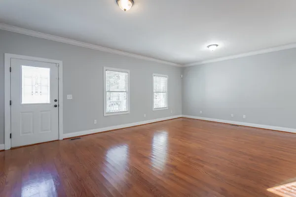 $1,975 | 619 North Holly Street, Chattanooga, TN 37404