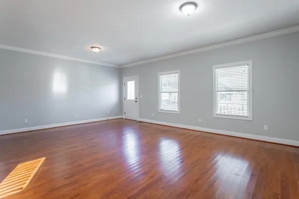 $1,975 | 619 North Holly Street, Chattanooga, TN 37404