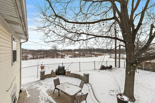 $290,000 | 399 Tee Lane, Carpentersville, IL 60110