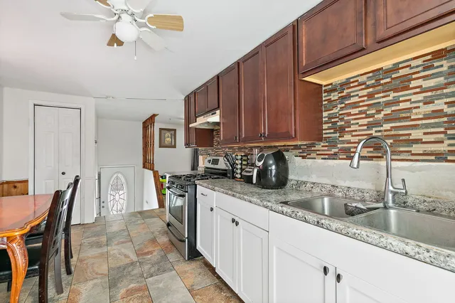 $290,000 | 399 Tee Lane, Carpentersville, IL 60110