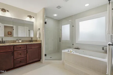 $700,000 | 1005 Old Carriage Court, Apex, NC 27502