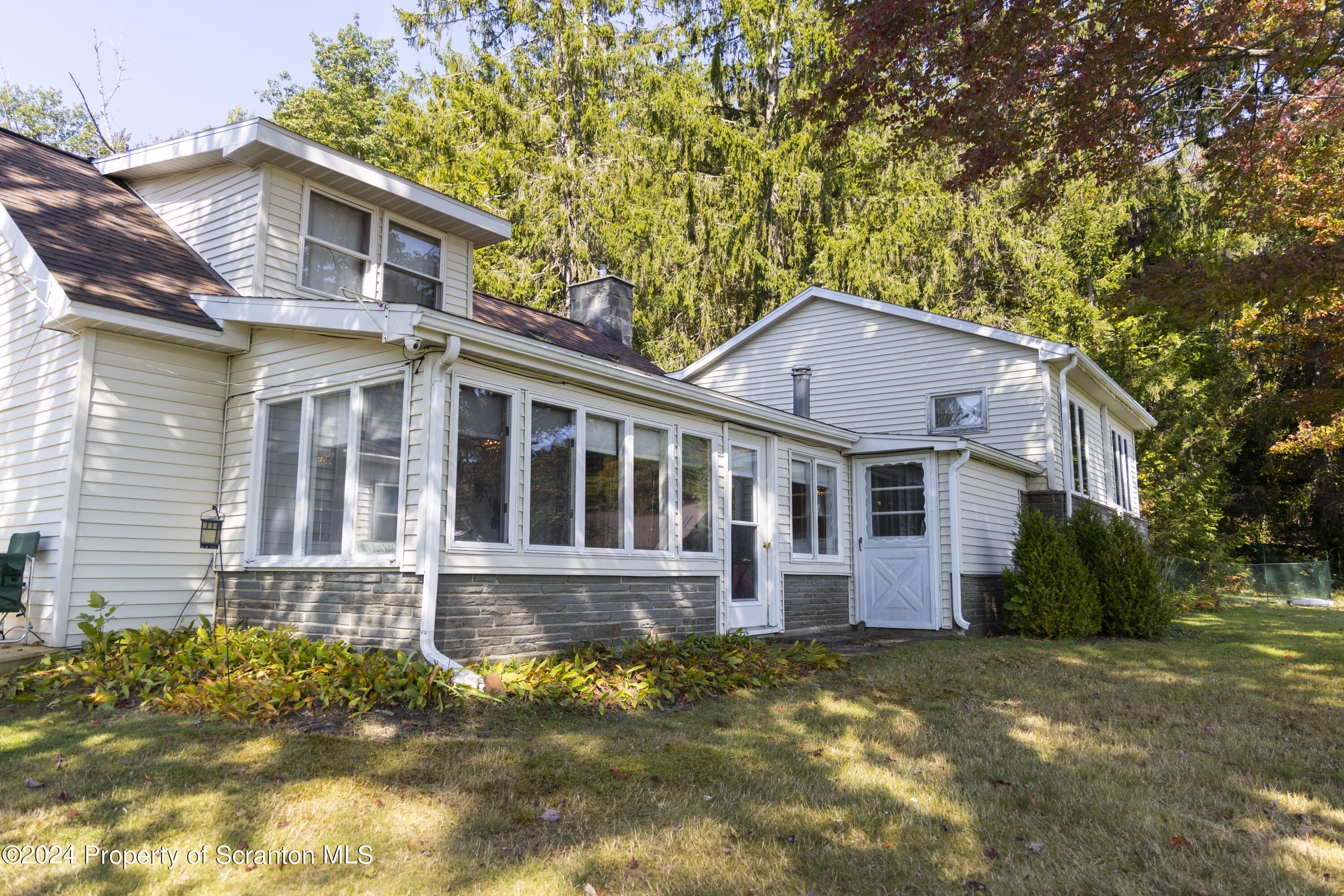 21 Barney Road Brackney, PA 18812 - Photo 3 of 40 21Barney036