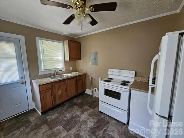 $1,050 | 67 Grattan Drive Northeast, Concord, NC 28025