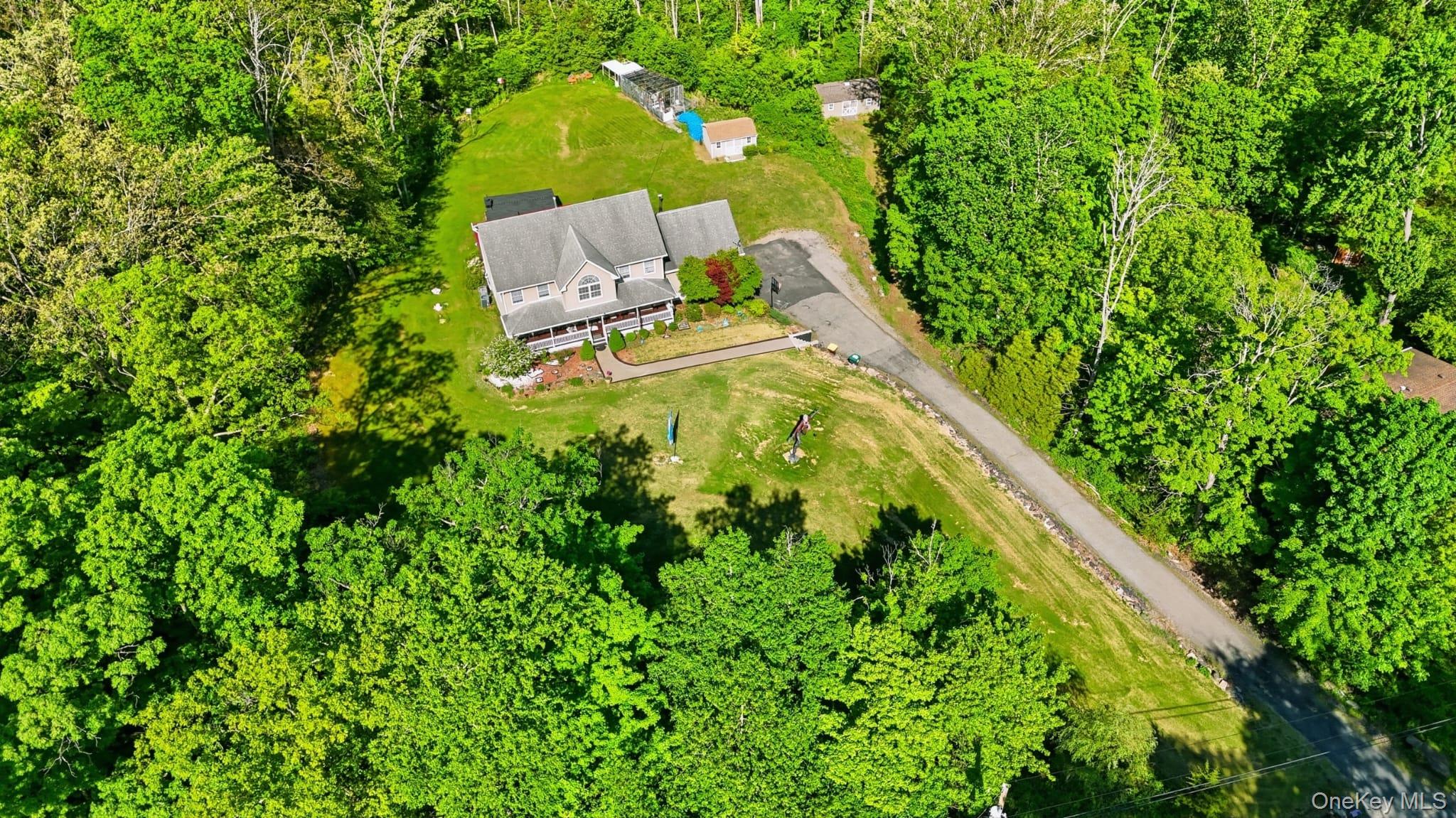 185 Penaluna Road Monroe, NY 10950 - Photo 2 of 27