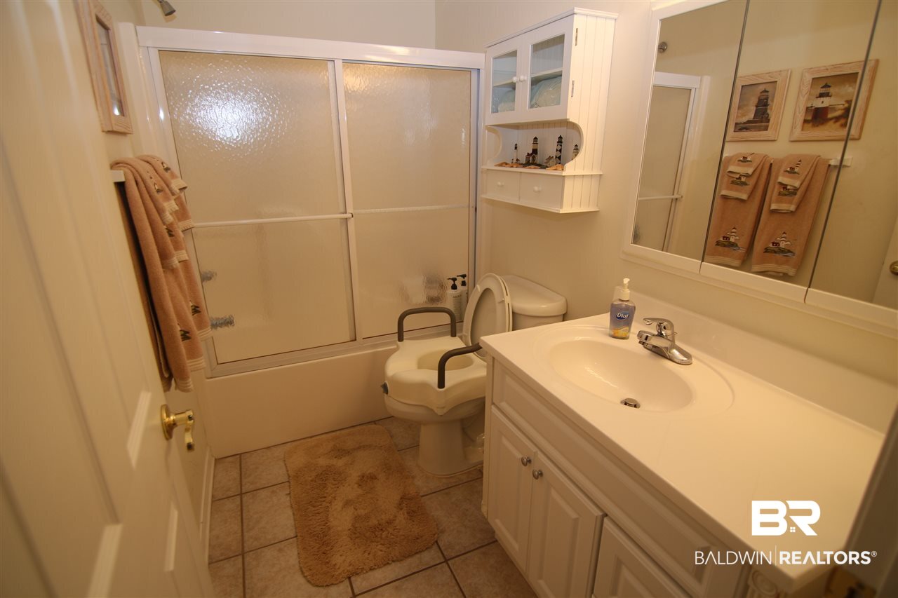9592 Villas Drive, Unit 21B Foley, AL 36535 - Photo 8 of 25 Guest Bathroom