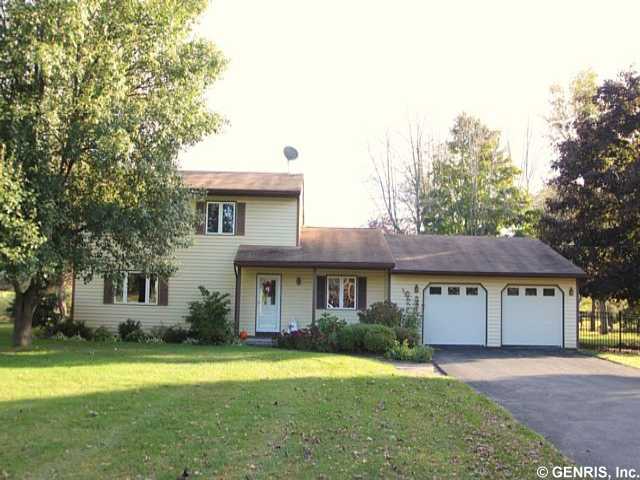 392 Taylor Road Mendon, NY 14472 - Photo 1 of 1 Exterior Front