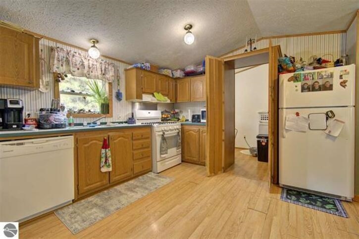 7129 South Sherman Road Blanchard, MI 49310 - Photo 8 of 22