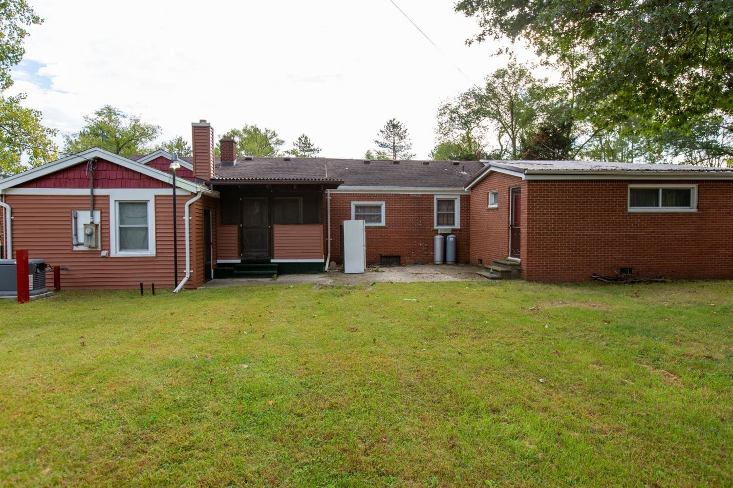 26080 Elwell Road Belleville, MI 48111 - Photo 5 of 23 Photo 5