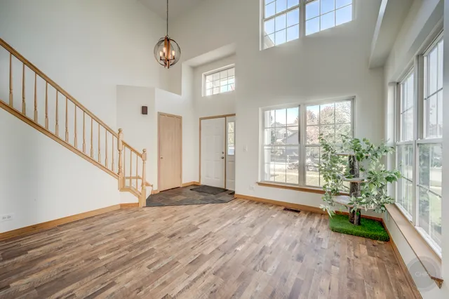 $425,000 | 1966 Congrove Drive, Aurora, IL 60503