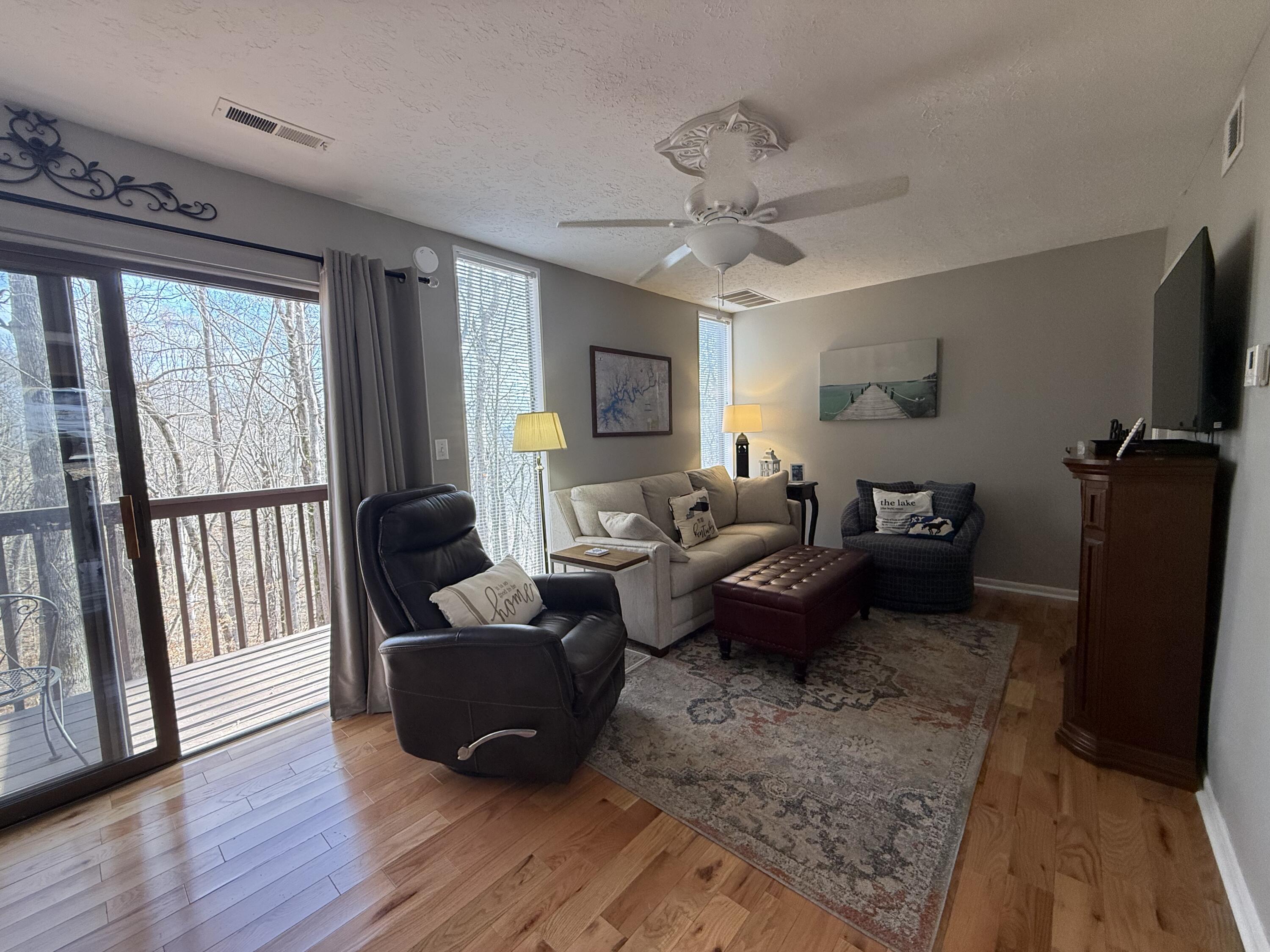 145 State Park Road, Unit G2 Jamestown, KY 42629 - Photo 16 of 38 Comfortable living area