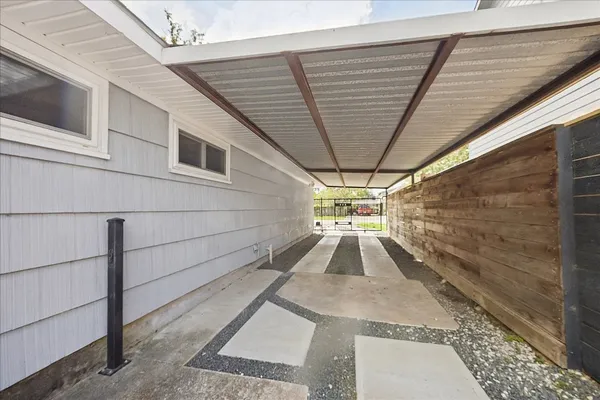 $2,400 | 1136 Oak Tree Drive, Houston, TX 77055