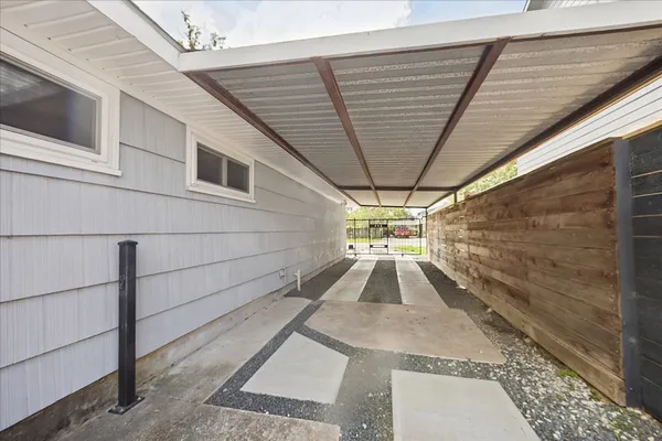$2,400 | 1136 Oak Tree Drive, Houston, TX 77055