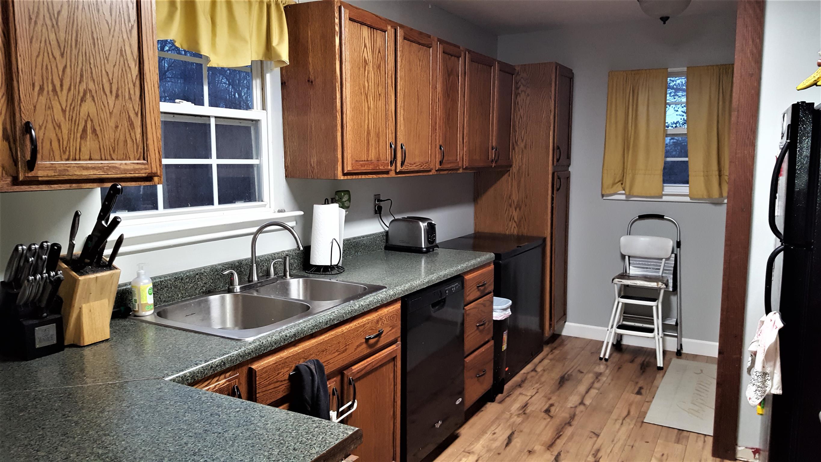 1036 White Road Burns, TN 37029 - Photo 4 of 10 Lots of storage in kitchen