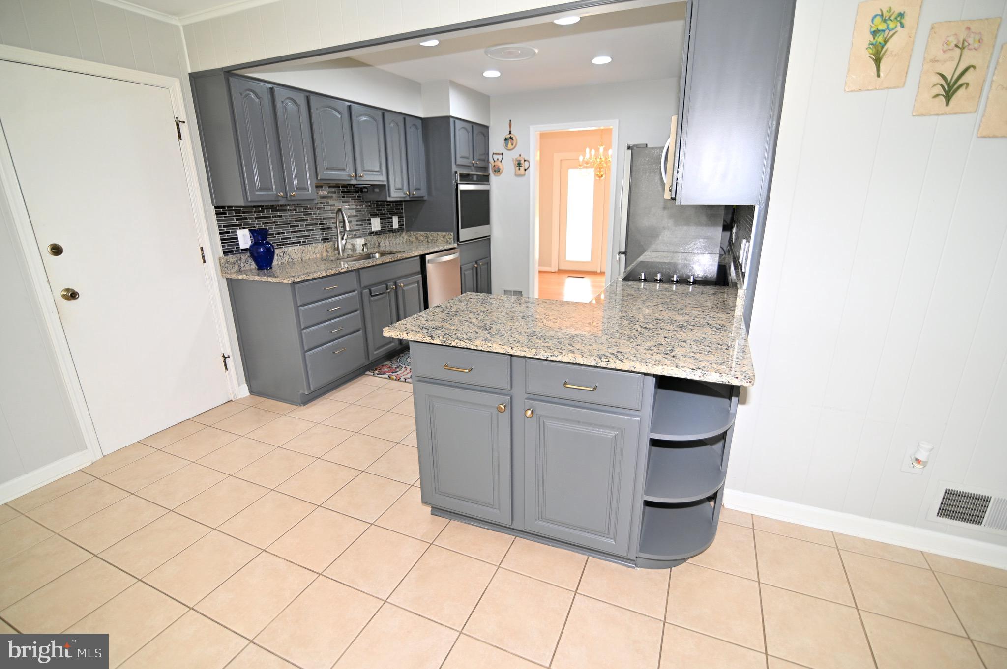 7518 Todd Place Manassas, VA 20109 - Photo 8 of 68