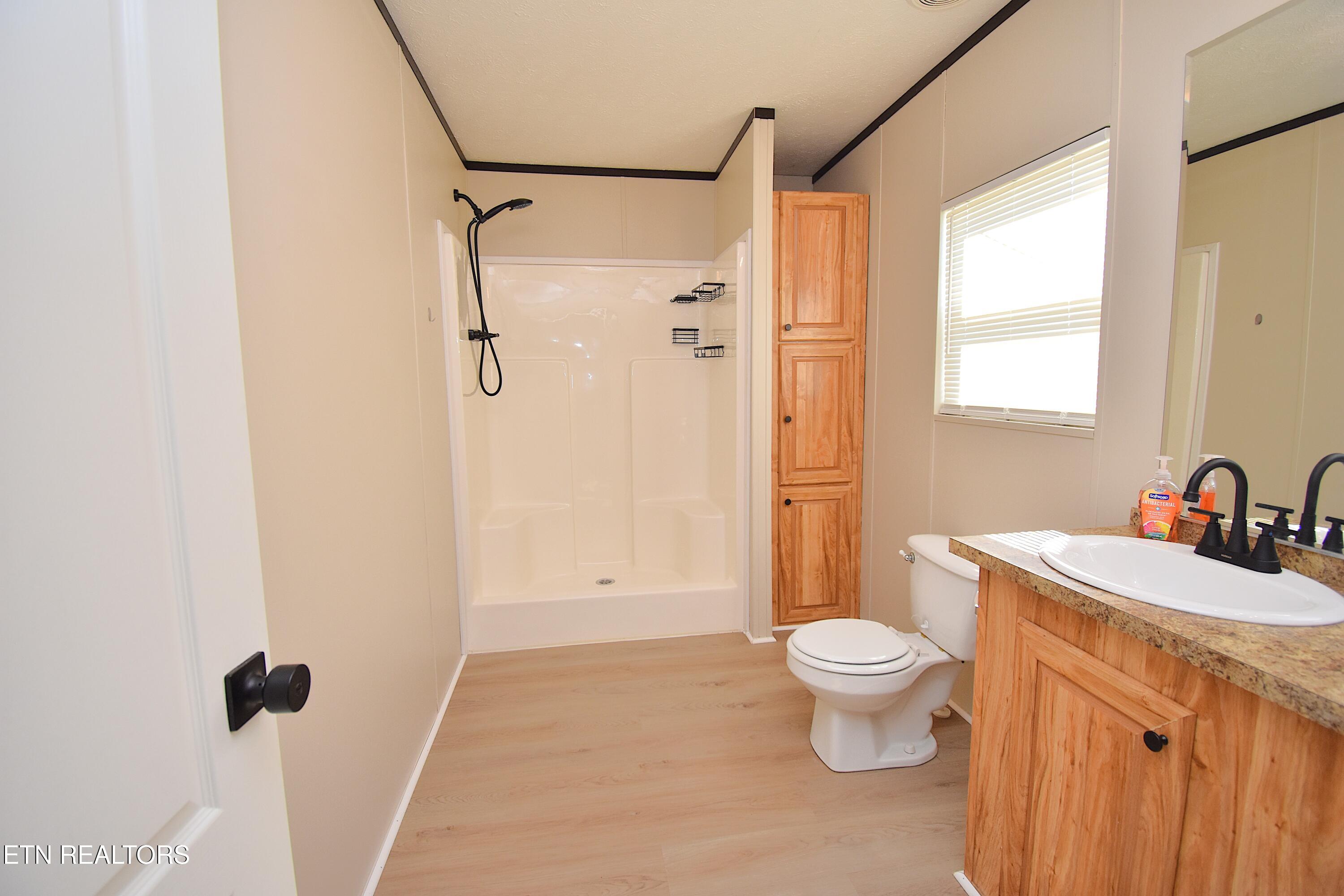 2016 Neubert Road Knoxville, TN 37914 - Photo 13 of 21 Master Bath
