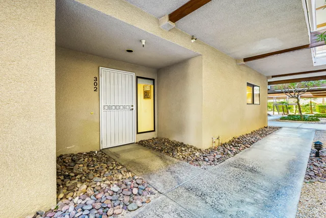 $2,100 | 255 South Avenida Caballeros, Unit 302, Palm Springs, CA 92262