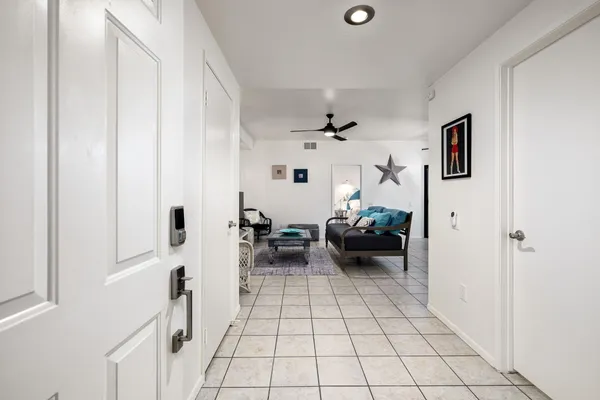 a view of entryway with livingroom