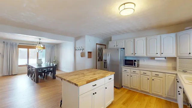 $399,900 | 1075 East Bocock Road, Marion, IN 46952