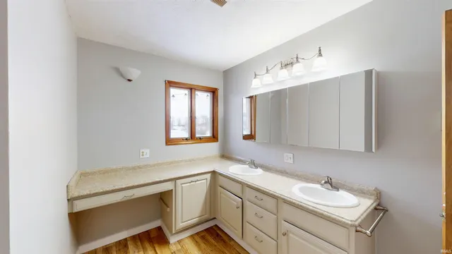 $399,900 | 1075 East Bocock Road, Marion, IN 46952