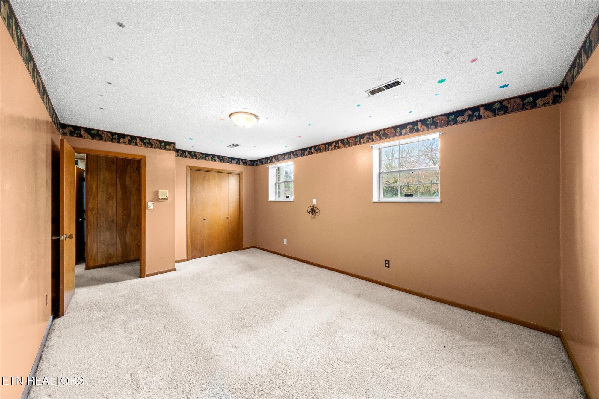 7205 Chartwell Road Knoxville, TN 37931 - Photo 16 of 29 Downstairs bedroom