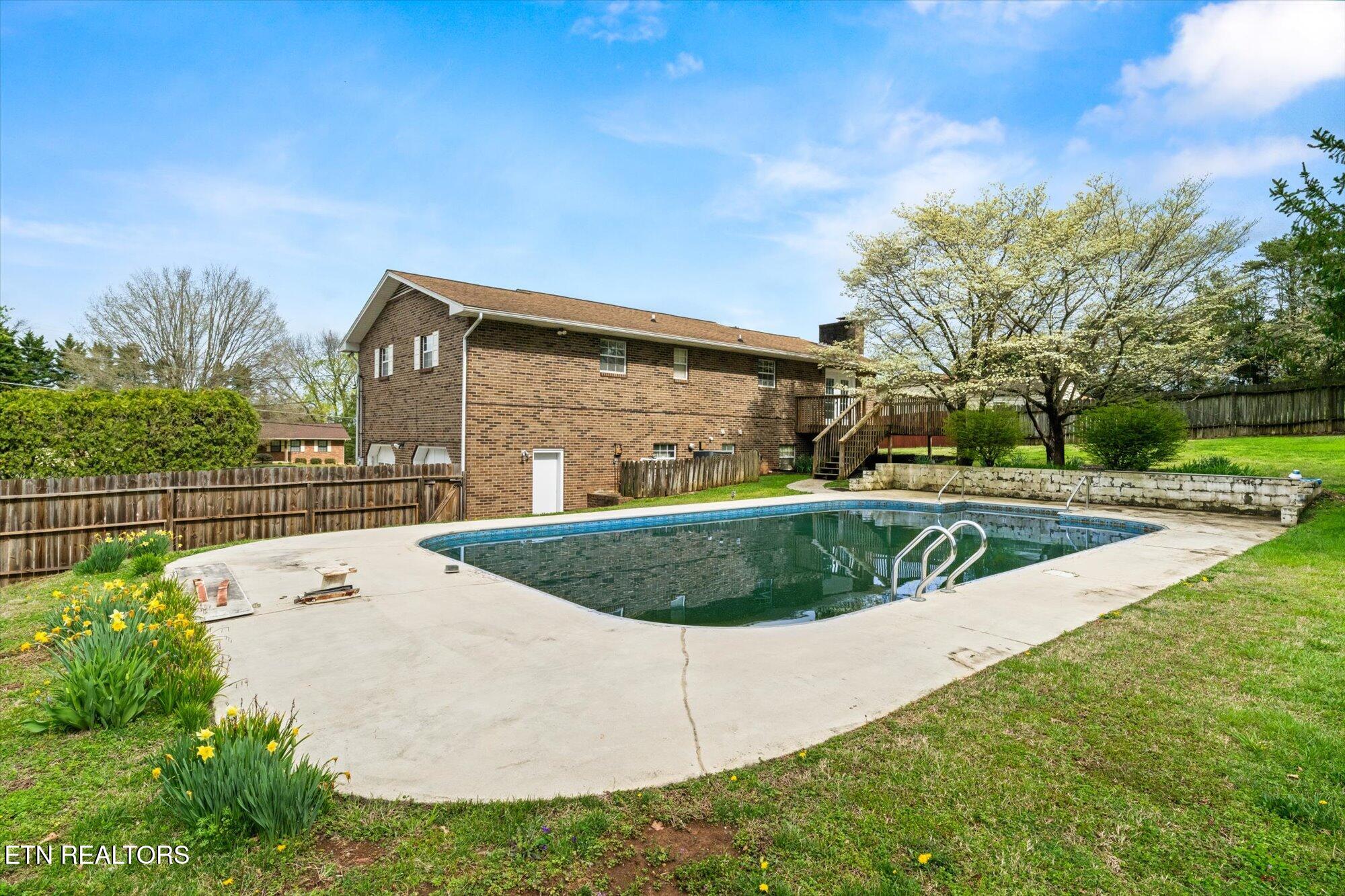 7205 Chartwell Road Knoxville, TN 37931 - Photo 24 of 29 Pool