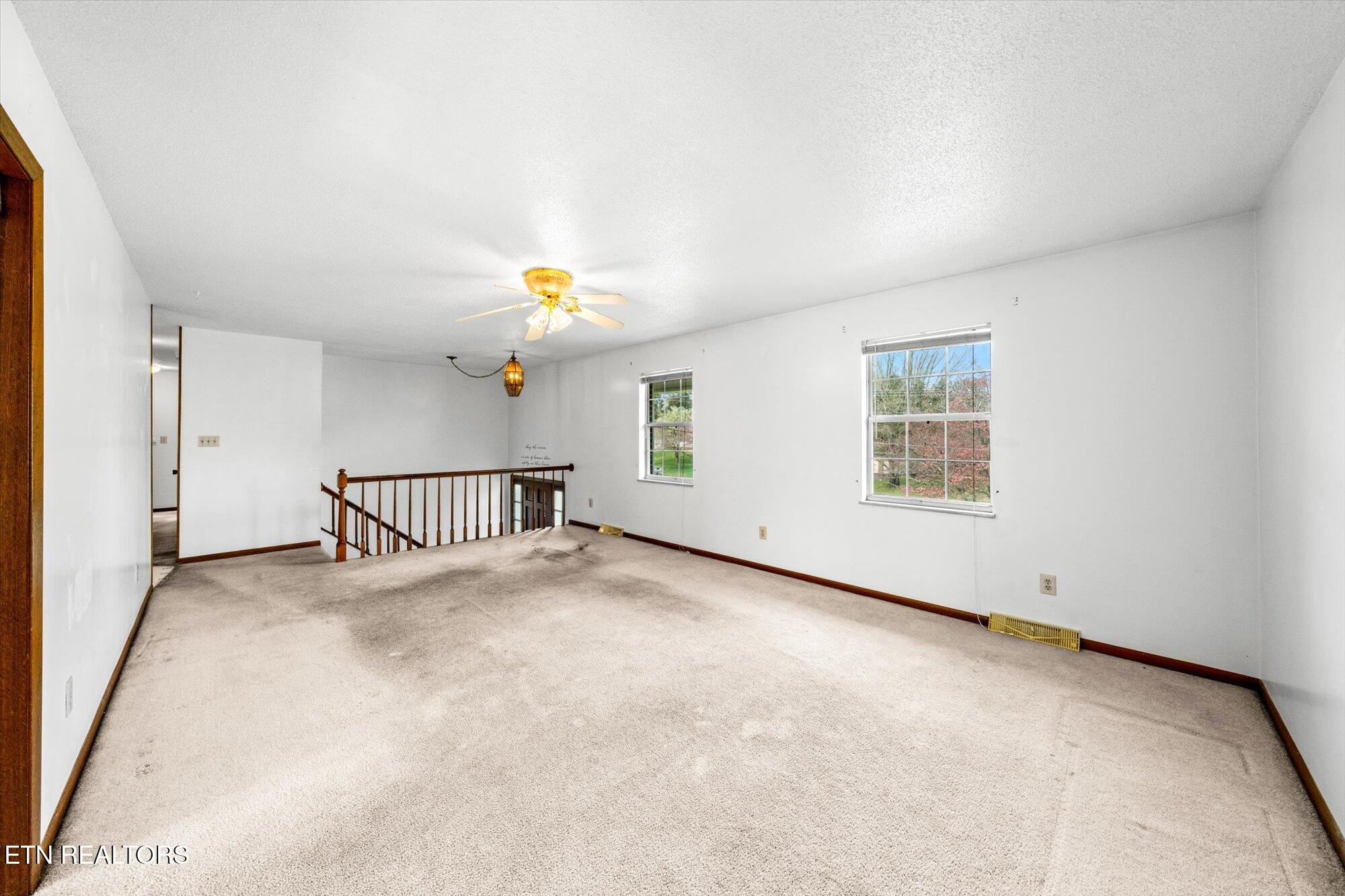 7205 Chartwell Road Knoxville, TN 37931 - Photo 5 of 29 Living room