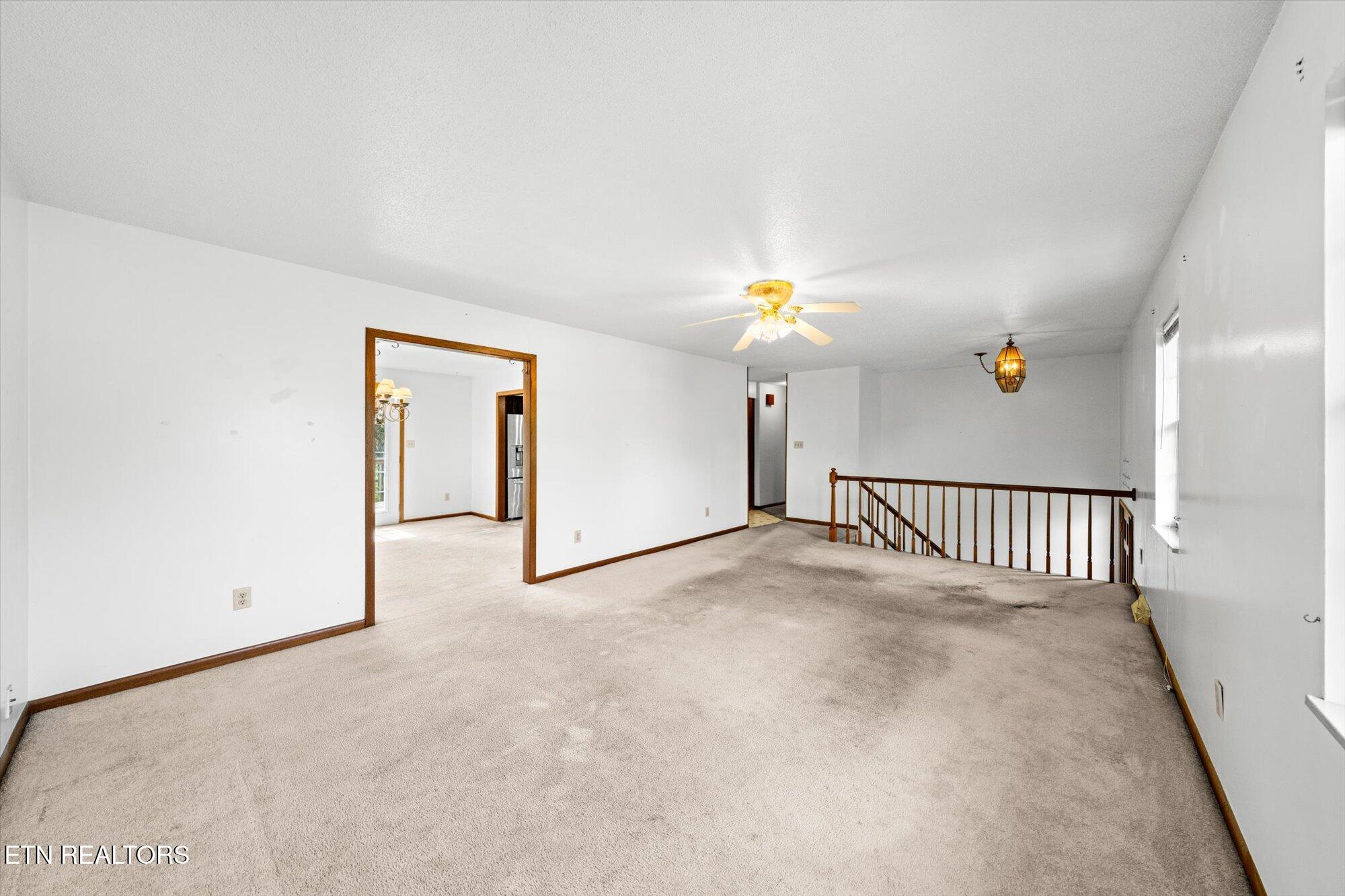 7205 Chartwell Road Knoxville, TN 37931 - Photo 6 of 29 Living room